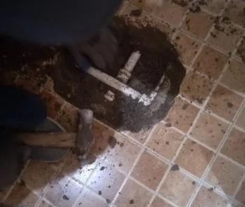 南阳市卫生间漏水维修公司为您分享下卫生间渗水如何处理及注意事项